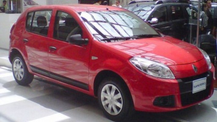 Dacia Sandero, costă cât... dungile de pe un Ferrari